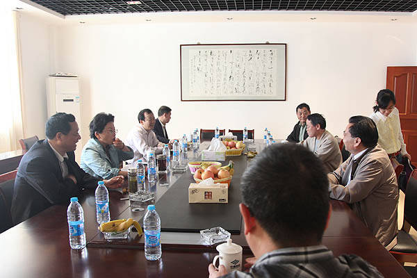 馬鞍山市政協(xié)主席李群來(lái)中德機(jī)床視察 馬鞍山市政協(xié)主席李群來(lái)中德機(jī)床視察