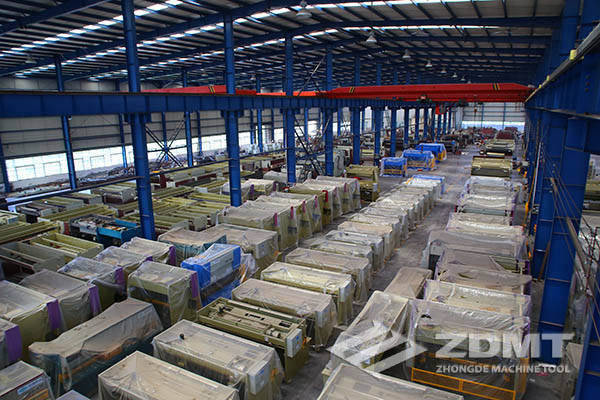 成品庫.jpg 成品庫.jpg