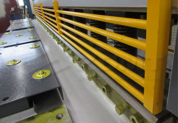 防護(hù)柵欄和球面工作臺.jpg 防護(hù)柵欄和球面工作臺.jpg