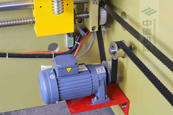 ZDP-4022強扭矩電機，后退料迅速，鋼絲同步帶精確更靜音.jpg