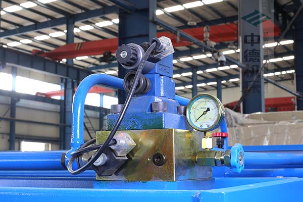 ZDS-1632采用國內(nèi)高品質(zhì)液壓閥,不漏油,無故障,能實時顯示油壓,并采用全金屬高壓管連接保證質(zhì)量.jpg ZDS-1632采用國內(nèi)高品質(zhì)液壓閥,不漏油,無故障,能實時顯示油壓,并采用全金屬高壓管連接保證質(zhì)量.jpg