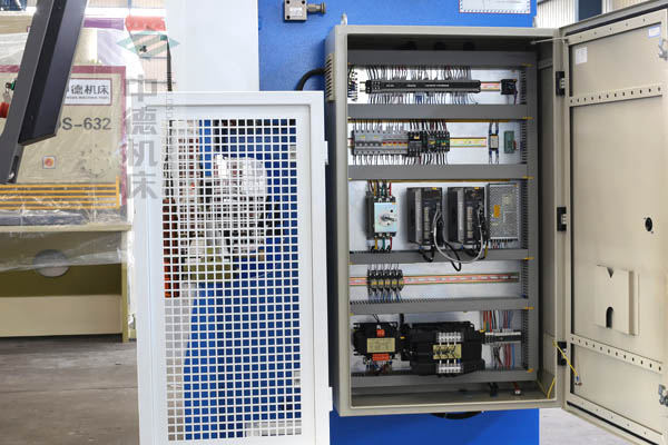 ZDPK-4015采用法國進口施耐德元氣件,抗干擾,穩定耐用壽命長.jpg ZDPK-4015采用法國進口施耐德元氣件,抗干擾,穩定耐用壽命長.jpg